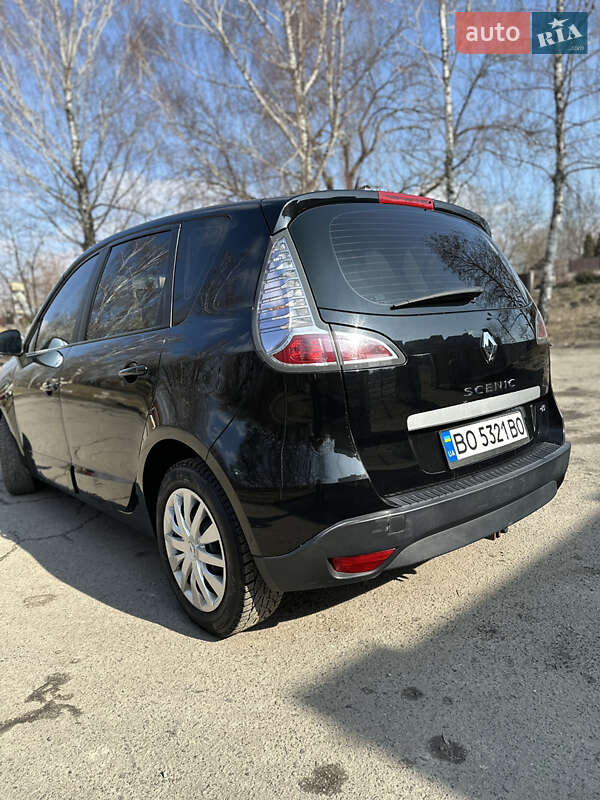Минивэн Renault Scenic 2013 в Золочеве