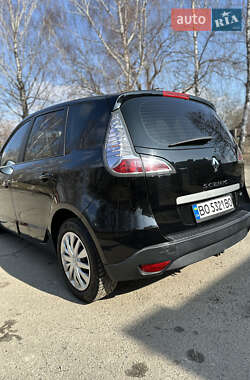 Минивэн Renault Scenic 2013 в 