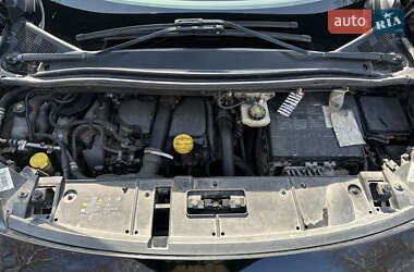 Минивэн Renault Scenic 2013 в 