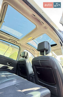 Минивэн Renault Scenic 2012 в 