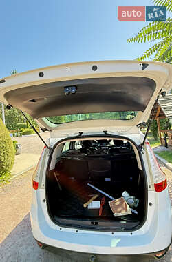 Минивэн Renault Scenic 2012 в 