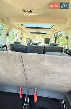 Минивэн Renault Scenic 2012 в 