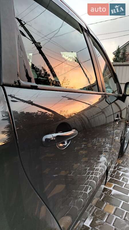 Минивэн Renault Scenic 2010 в Кривом Роге
