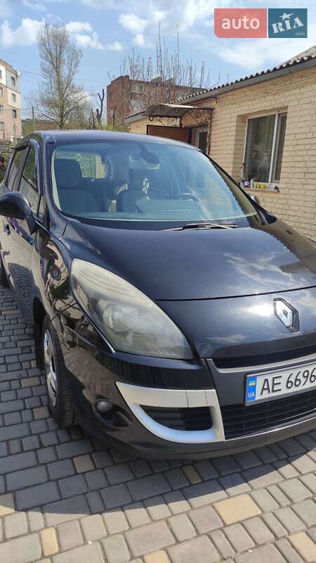 Минивэн Renault Scenic 2010 в Кривом Роге