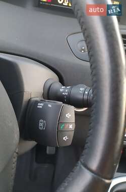 Минивэн Renault Scenic 2014 в 