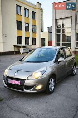 Минивэн Renault Scenic 2010 в Ровно
