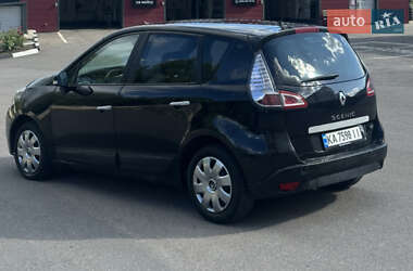 Минивэн Renault Scenic 2013 в 