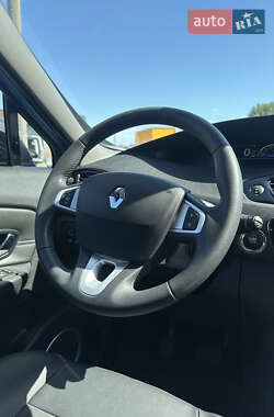 Минивэн Renault Scenic 2012 в 