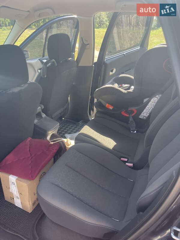 Минивэн Renault Scenic 2008 в Каменец-Подольском фото 16 Минивэн Renault Scenic 2008 в Каменец-Подольском