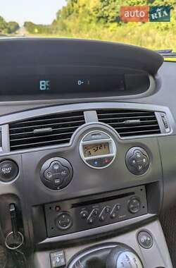 Минивэн Renault Scenic 2005 в 