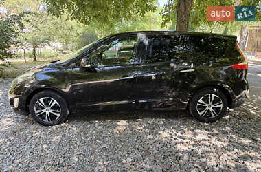 Минивэн Renault Scenic 2009 в 