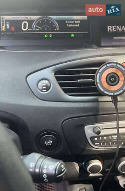 Минивэн Renault Scenic 2010 в 