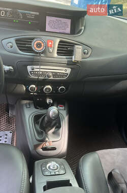Минивэн Renault Scenic 2010 в 