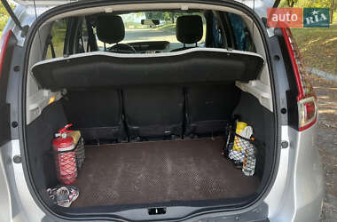Минивэн Renault Scenic 2010 в 