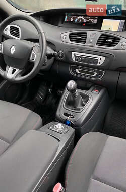 Минивэн Renault Scenic 2012 в 