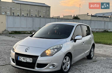 Минивэн Renault Scenic 2010 в 