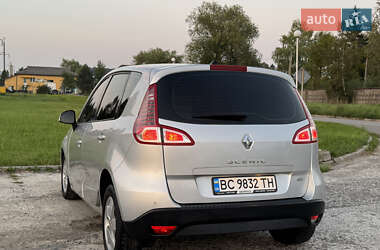 Минивэн Renault Scenic 2010 в 
