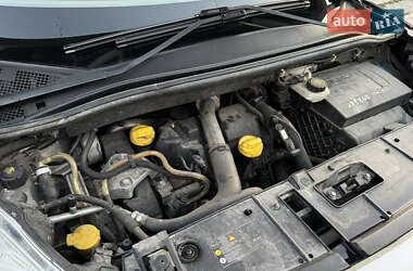 Минивэн Renault Scenic 2010 в 