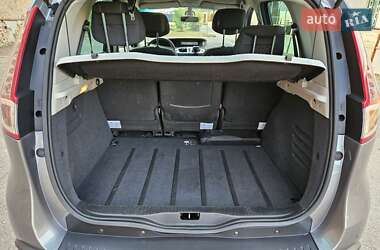 Минивэн Renault Scenic 2009 в 