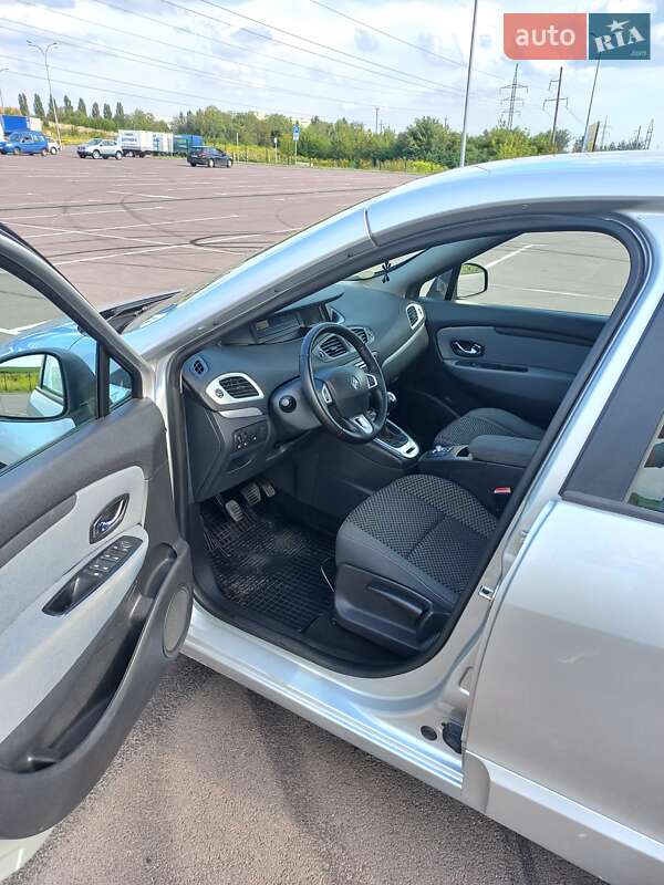 Минивэн Renault Scenic 2011 в Ровно фото 16 Минивэн Renault Scenic 2011 в Ровно