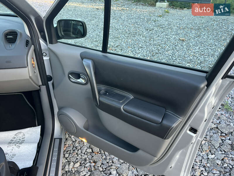 Минивэн Renault Scenic 2006 в Виннице