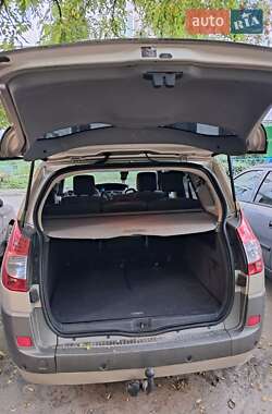 Минивэн Renault Scenic 2006 в 