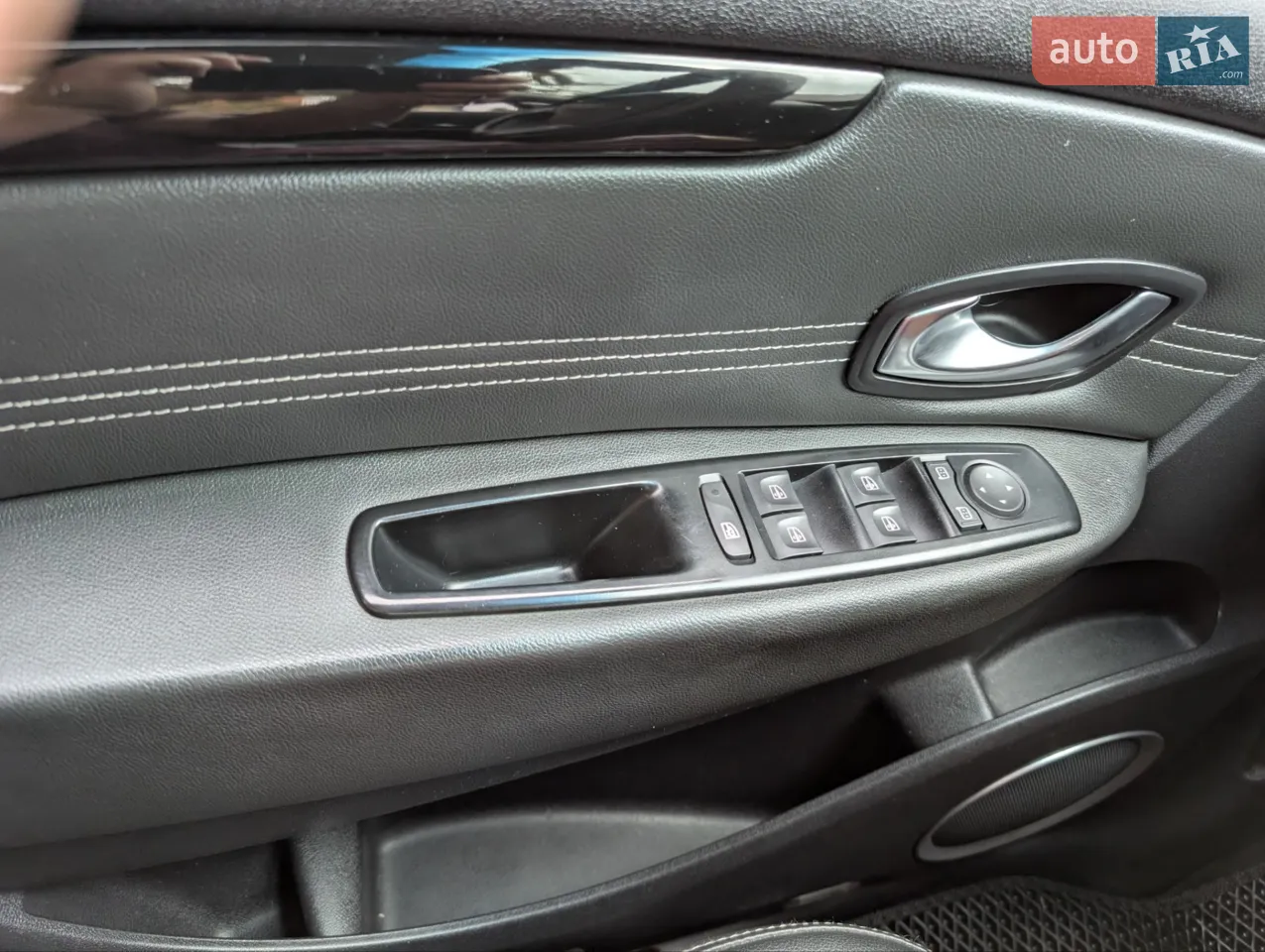 2010 Renault Scenic - мініатюра 23