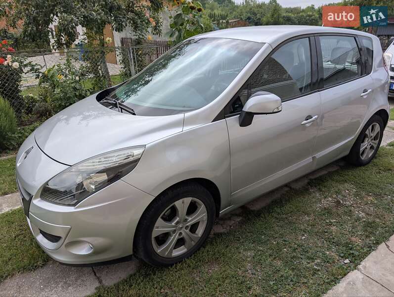 Мінівен Renault Scenic 2011 в Івано-Франківську