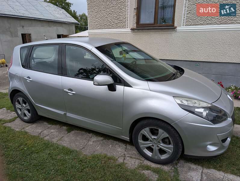 Мінівен Renault Scenic 2011 в Івано-Франківську