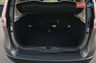 Минивэн Renault Scenic 2011 в 