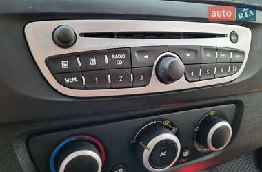 Минивэн Renault Scenic 2011 в 