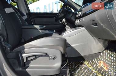 Минивэн Renault Scenic 2013 в 