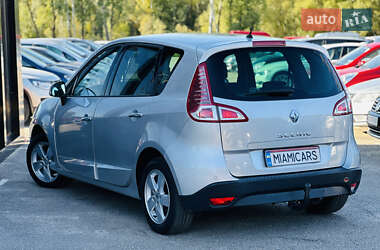 Минивэн Renault Scenic 2009 в 