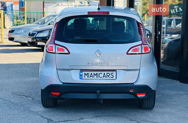 Минивэн Renault Scenic 2009 в 