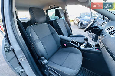 Минивэн Renault Scenic 2009 в 