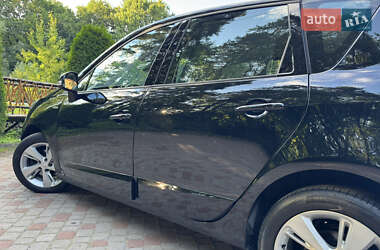 Минивэн Renault Scenic 2013 в 