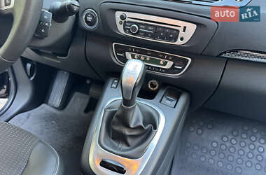 Минивэн Renault Scenic 2013 в 