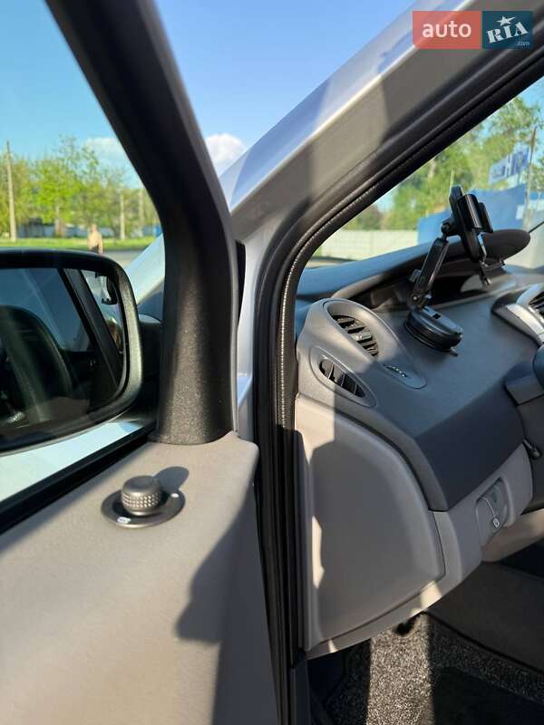 Минивэн Renault Scenic 2007 в Киеве фото 2 Минивэн Renault Scenic 2007 в Киеве
