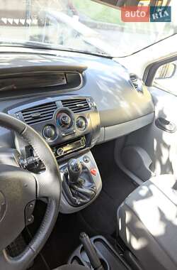 Минивэн Renault Scenic 2004 в 