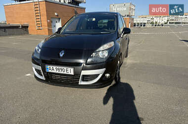 Минивэн Renault Scenic 2011 в 