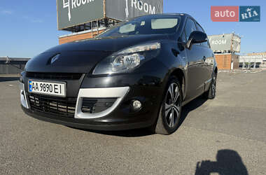 Минивэн Renault Scenic 2011 в 