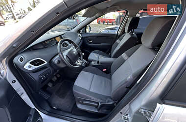 Минивэн Renault Scenic 2013 в 