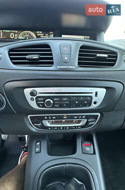 Минивэн Renault Scenic 2013 в 