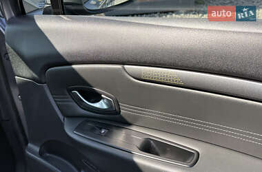 Минивэн Renault Scenic 2010 в 