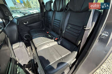 Минивэн Renault Scenic 2010 в 