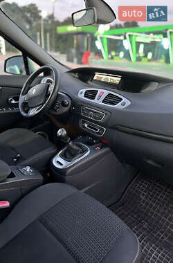 Минивэн Renault Scenic 2010 в 