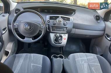 Минивэн Renault Scenic 2005 в 