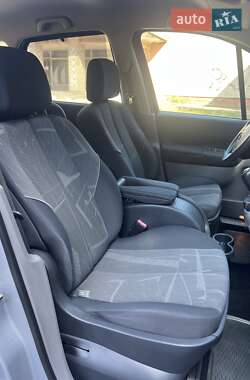 Минивэн Renault Scenic 2005 в 