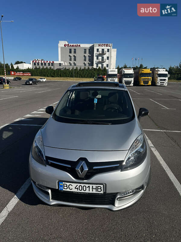 Минивэн Renault Scenic 2015 в 