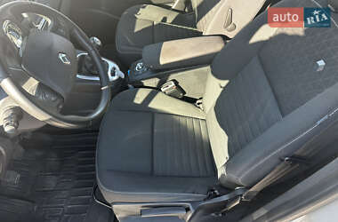 Минивэн Renault Scenic 2015 в 